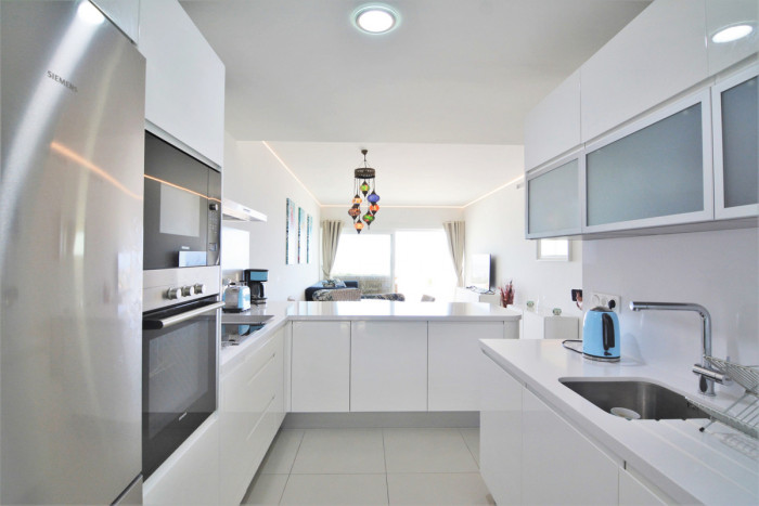 Qlistings Apartment - Middle Floor in Fuengirola, Costa del Sol image 5